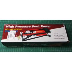 Foot pump with manometer