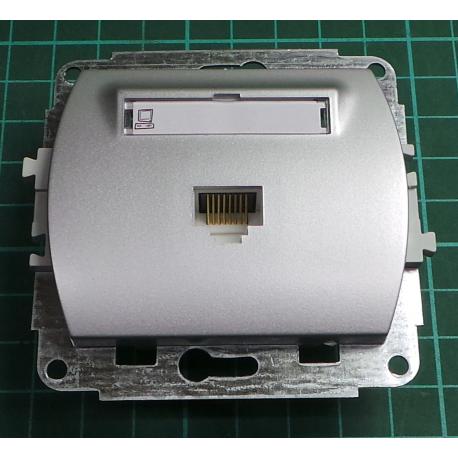 Strojek zasuvka PC 8 kontaktu + kryt stribrny IP20