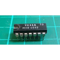 4032 posuvný registr 4x32bit, DIL14 